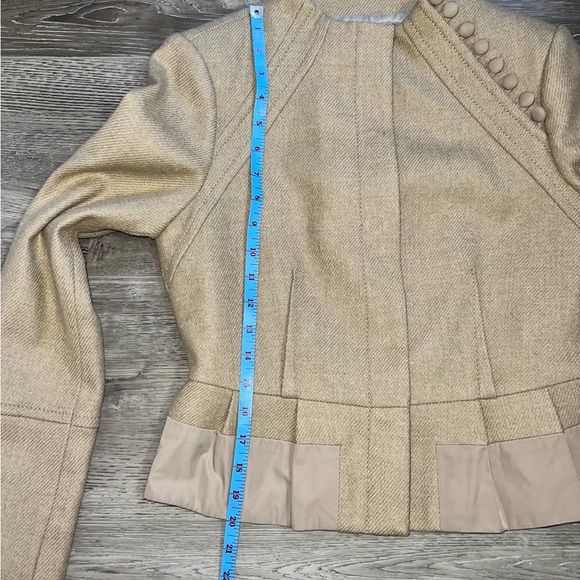 BCBG Max Azria Oatmeal Peplum Cropped Classy Professional Blazer Sz Small - Picture 10 of 15